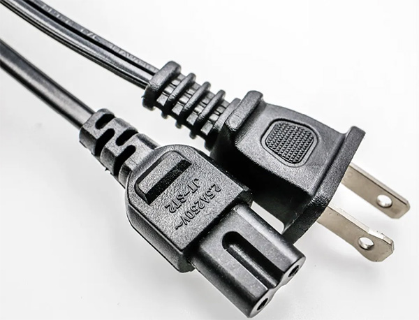 1-15P极性插头配IEC 60320 C7电源线